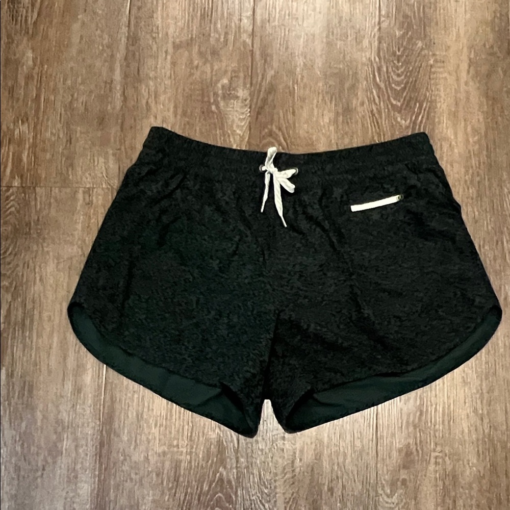 Vuori Green and Black Clementine 2.0-4 inch Athletic Shorts